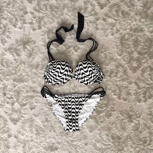 Victoria’s secret bikini set 32B size small sexy